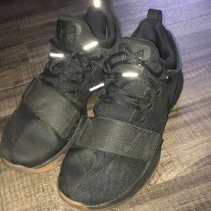 Nike pg1 black gum